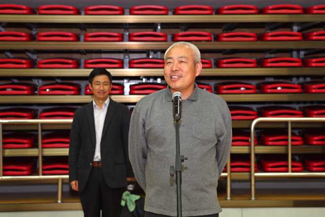 体育部党总支书记戴建明宣布比赛开始